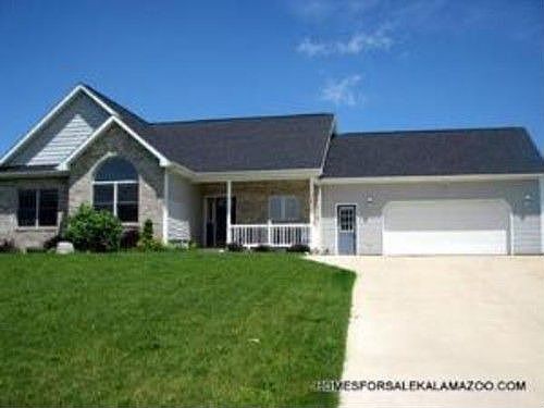 4th image of 3585 Canton Dr