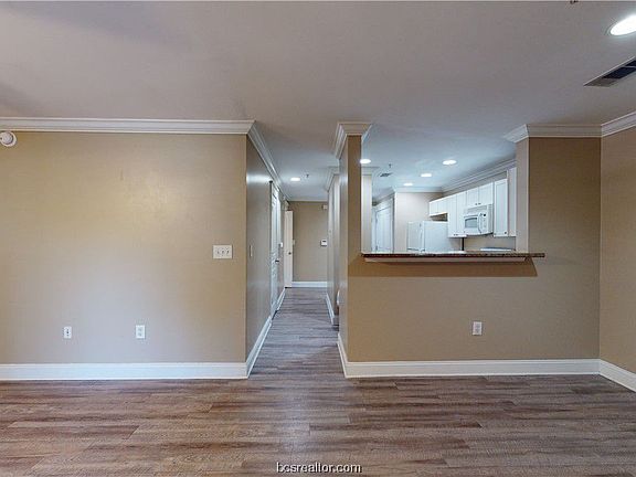 5th image of 1725 Harvey Mitchell Pkwy S APT 2213