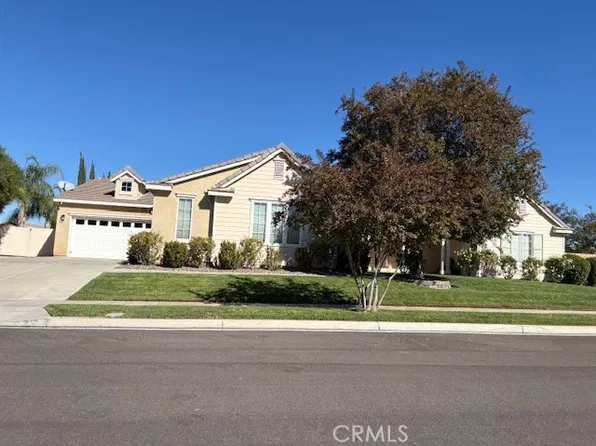 848 Olivette St, Hemet, CA 92543