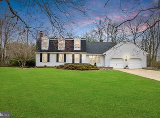 12 Sandy Ln, Ewing, NJ 08628