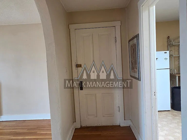 143 Main St W #1/2 — Photo 47