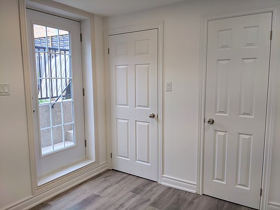 3rd image of 4637 Sandford Farm Dr