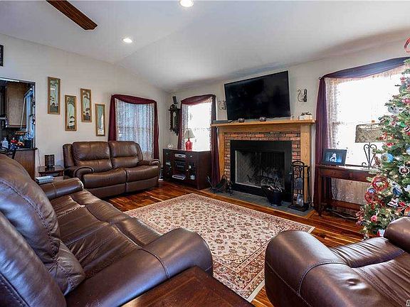 4th image of 1930 Quintus Dr