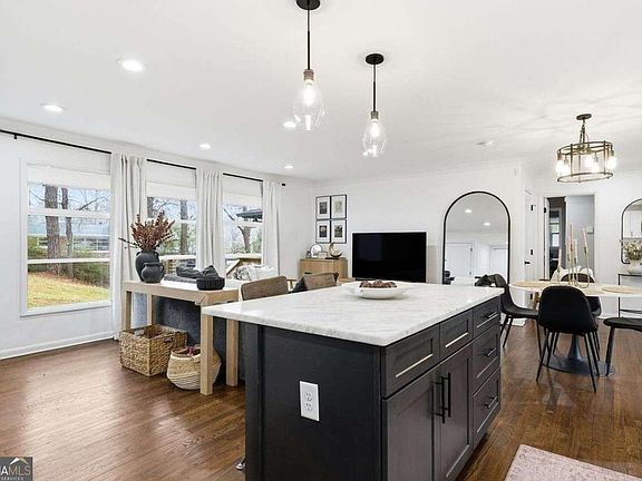 3rd image of 3470 Glensford Dr