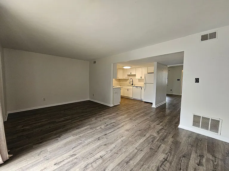 3339 Lakecrest Rd — Photo 7