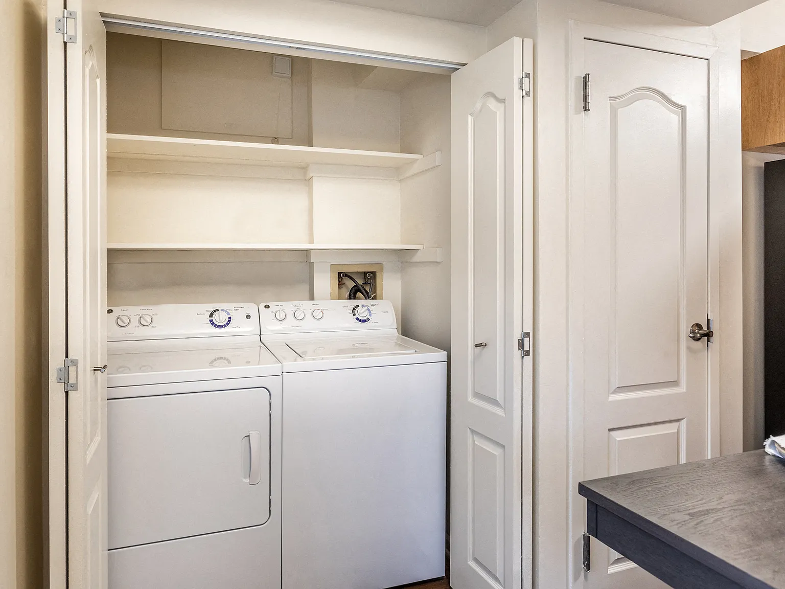 Ivy Hall Apartments — Photo 1