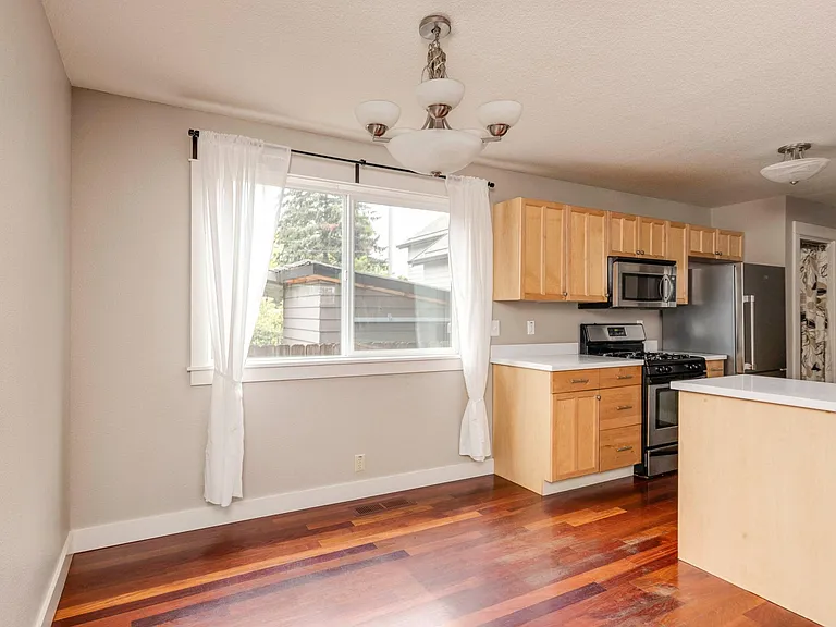 4017 NE Roselawn St — Photo 5