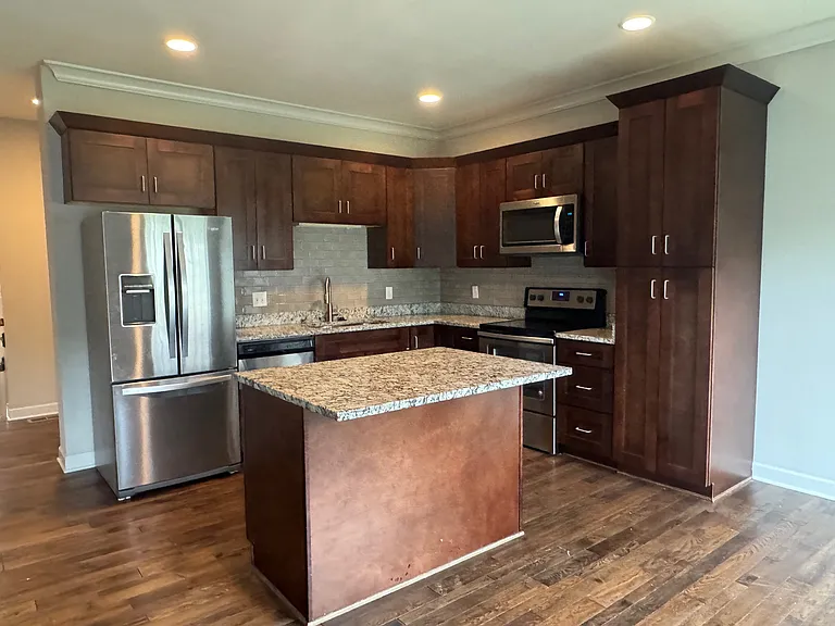 15849 Shawnee Dr — Photo 4