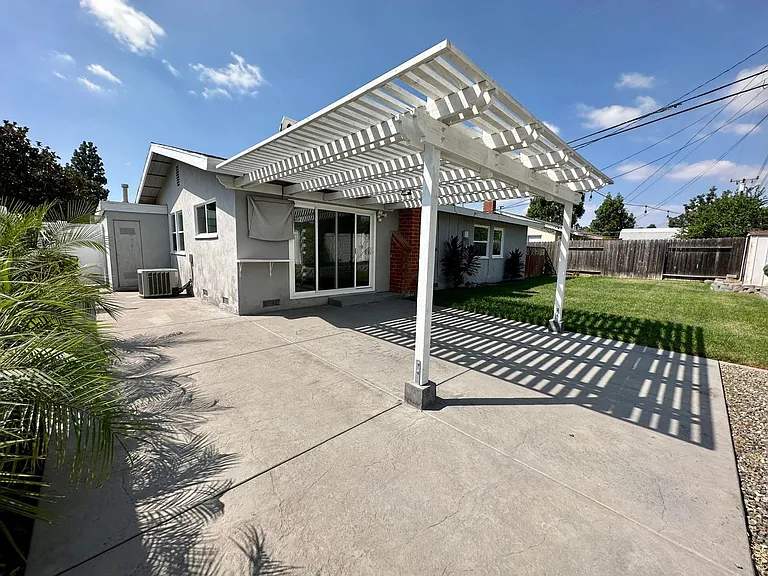 1200 Wilson Ave — Photo 14