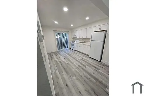 2933 Eastern Ave #4 Photo 1