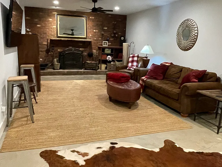 1237 Shulls Mill Rd — Photo 10