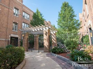 622 W Barry Ave #S4, Chicago, IL 60657
