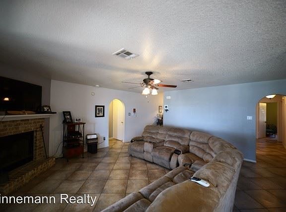3rd image of 5508 Bridle Dr