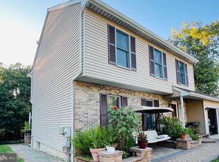 6 Greenwich Ct, Newark, DE 19702