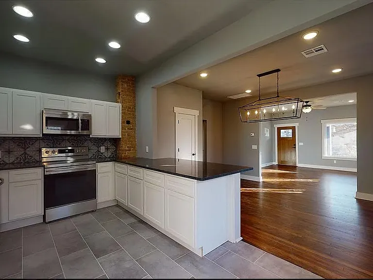 1809 NW 13th St — Photo 37
