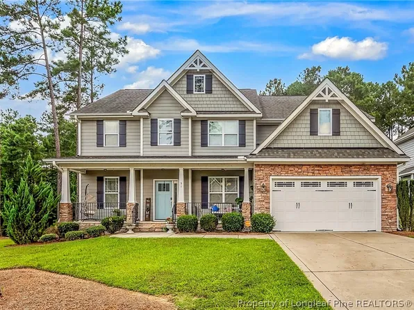 51 Valley Brook Ln, Spring Lake, NC 28390