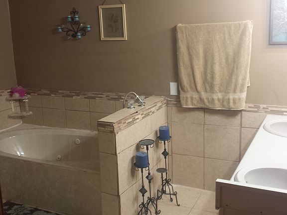2nd image of 221 Baker St