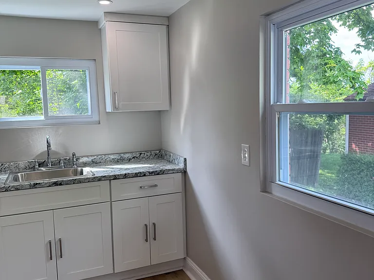 733 Memory Ln — Photo 8