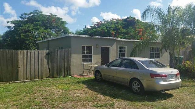 2nd image of 15472 Harrison Dr
