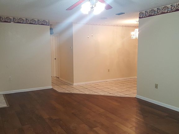 4th image of 177 Marion Oaks Ln