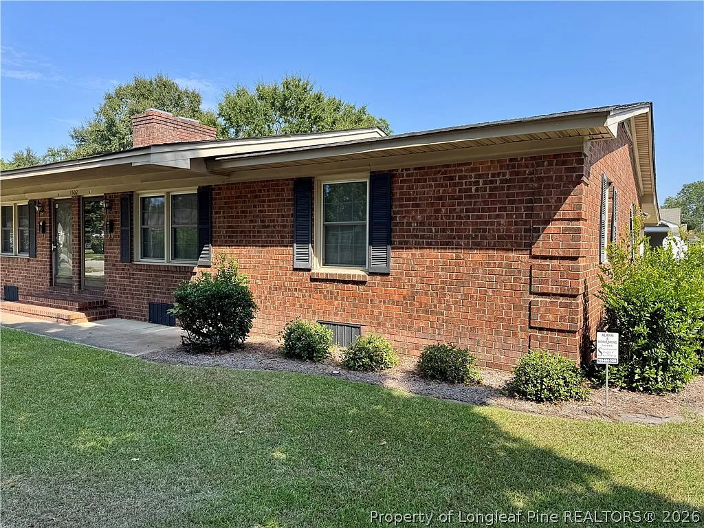 2 bed, 1.0 bath, 1088 sqft, $1,200 — Photo 2