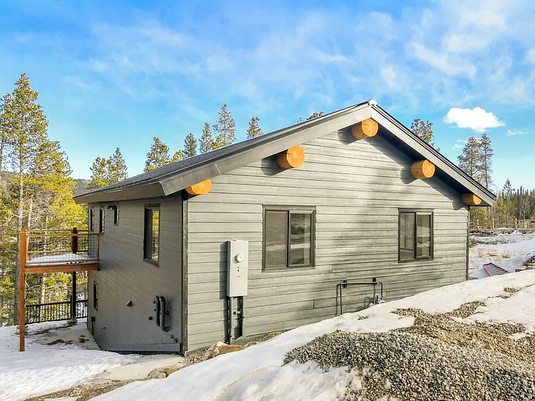 148 N Aspen St — Photo 25