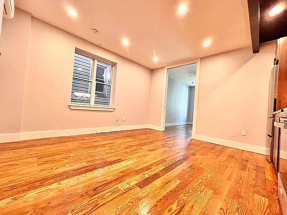 4th image of 680 E 21st St #2G
