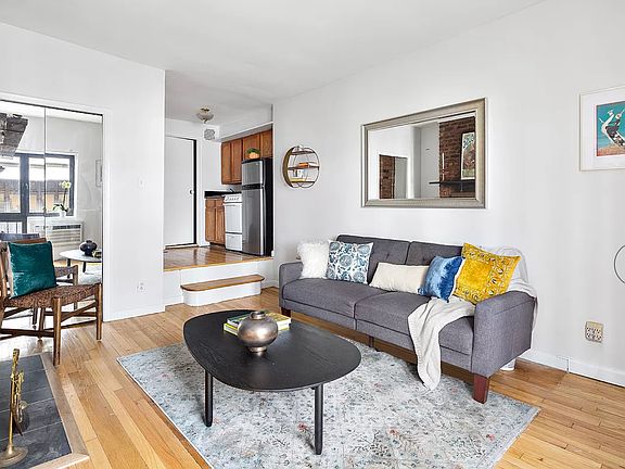 3rd image of 133 E 15th St APT 2A