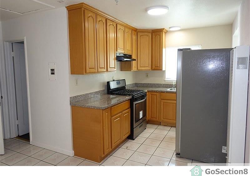 2nd image of 66 Birch Ln #2