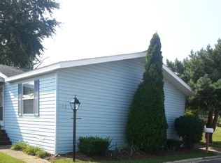 875 Beulah Ln, Elgin, IL 60120