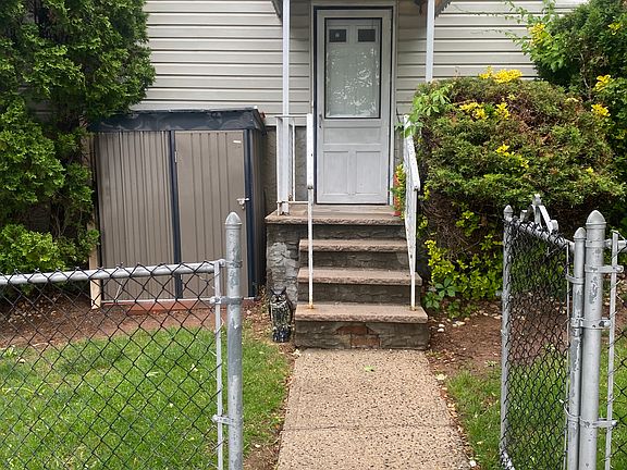 5th image of 368 Brookfield Ave Floor 2