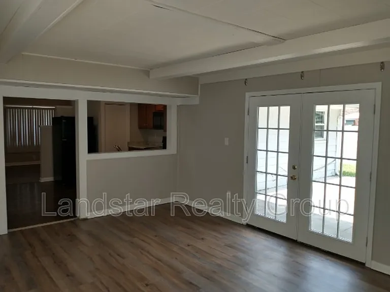 9403 Burgoo King Rd — Photo 31