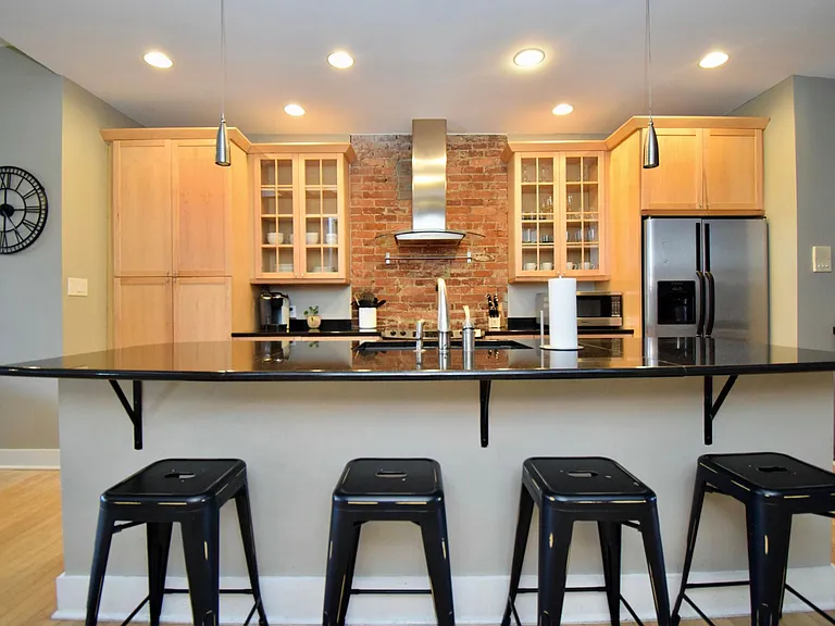 110 E 13th St #3 — Photo 6