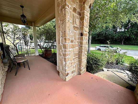 3rd image of 17822 Magenta Springs Dr