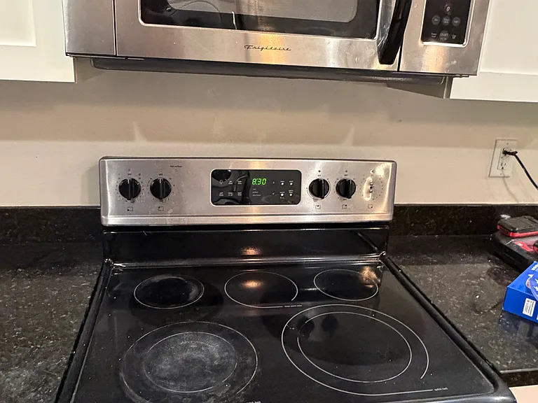 3885 S 1630 W — Photo 4
