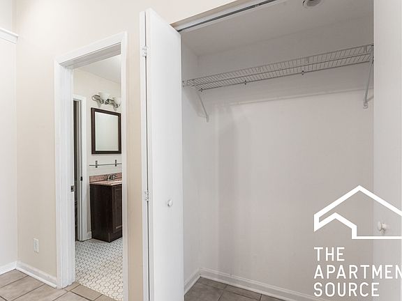 3rd image of 2124 W Grand Ave #D