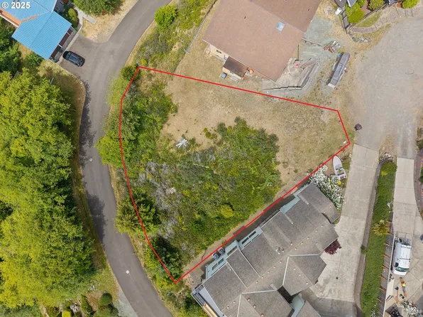 2400 Pacific View Dr, Rockaway Beach, OR 97136