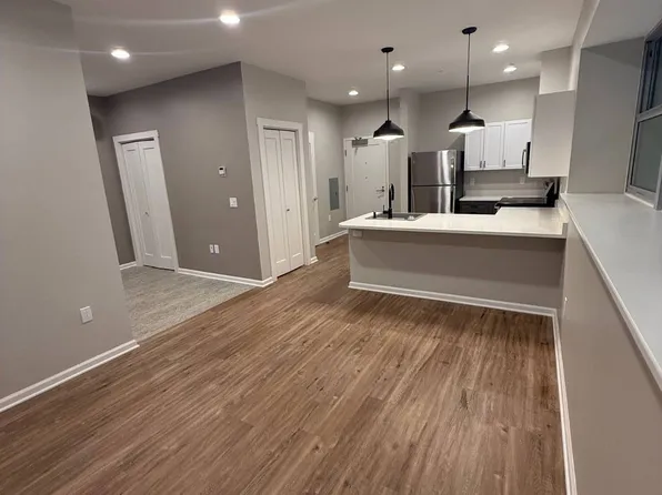 214 Kinne St #102, East Syracuse, NY 13057