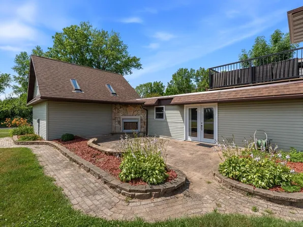 2201 Stonecroft DRIVE #2203, Grafton, WI 53024