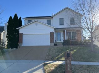 5746 Suncrest Way Cir, Saint Louis, MO 63129