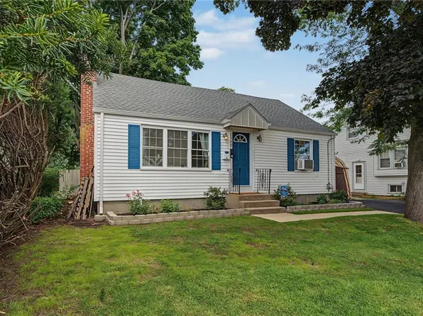 1349 W Shore Rd, Warwick, RI 02889