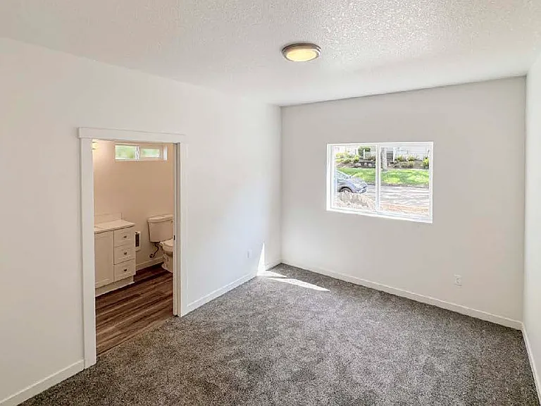 1380 Saginaw St S #2 — Photo 5