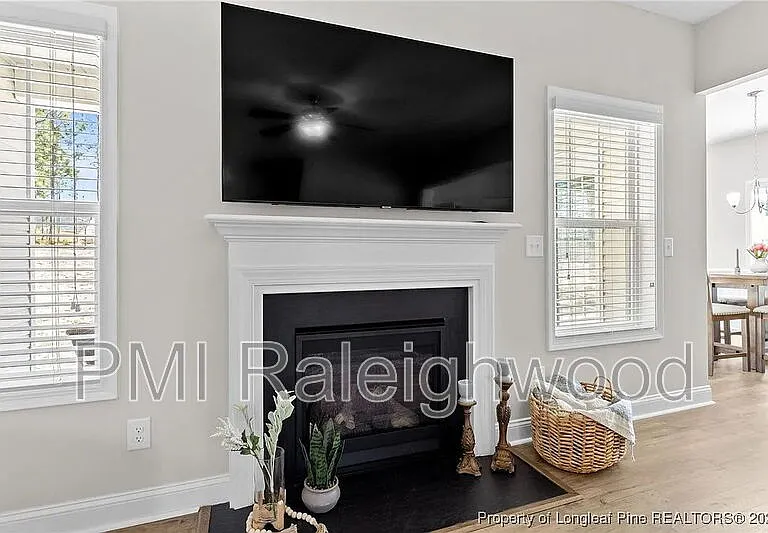 1245 Whitney Dr — Photo 6