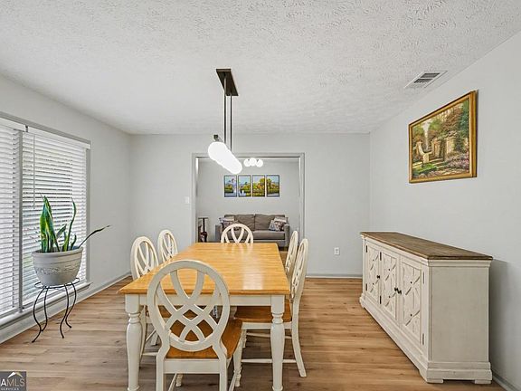 5th image of 113 Mercer Rd