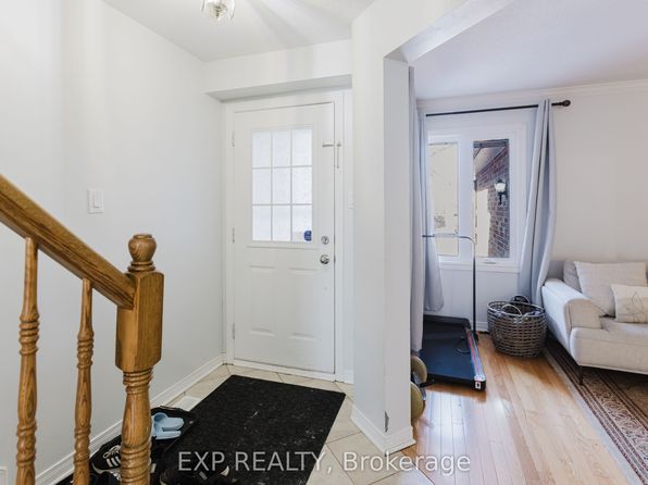 21 Ashpark Cres, Ottawa, ON K1T 3N8