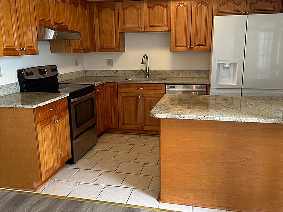 4th image of 764 Westminster Ln