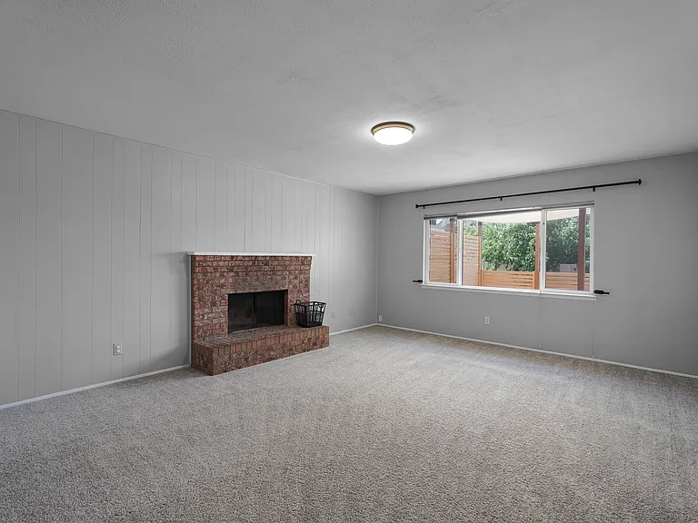 7553 Union St NE — Photo 17