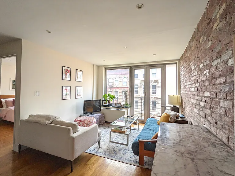 636 E 11th St #6D — Photo 1
