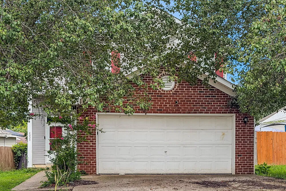 3 bed, 2.5 bath, 1439 sqft, $2,050 — Photo 1