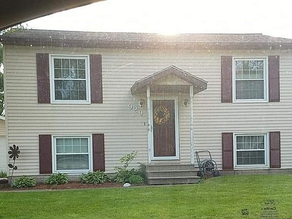 2nd image of 929 Aspen Dr